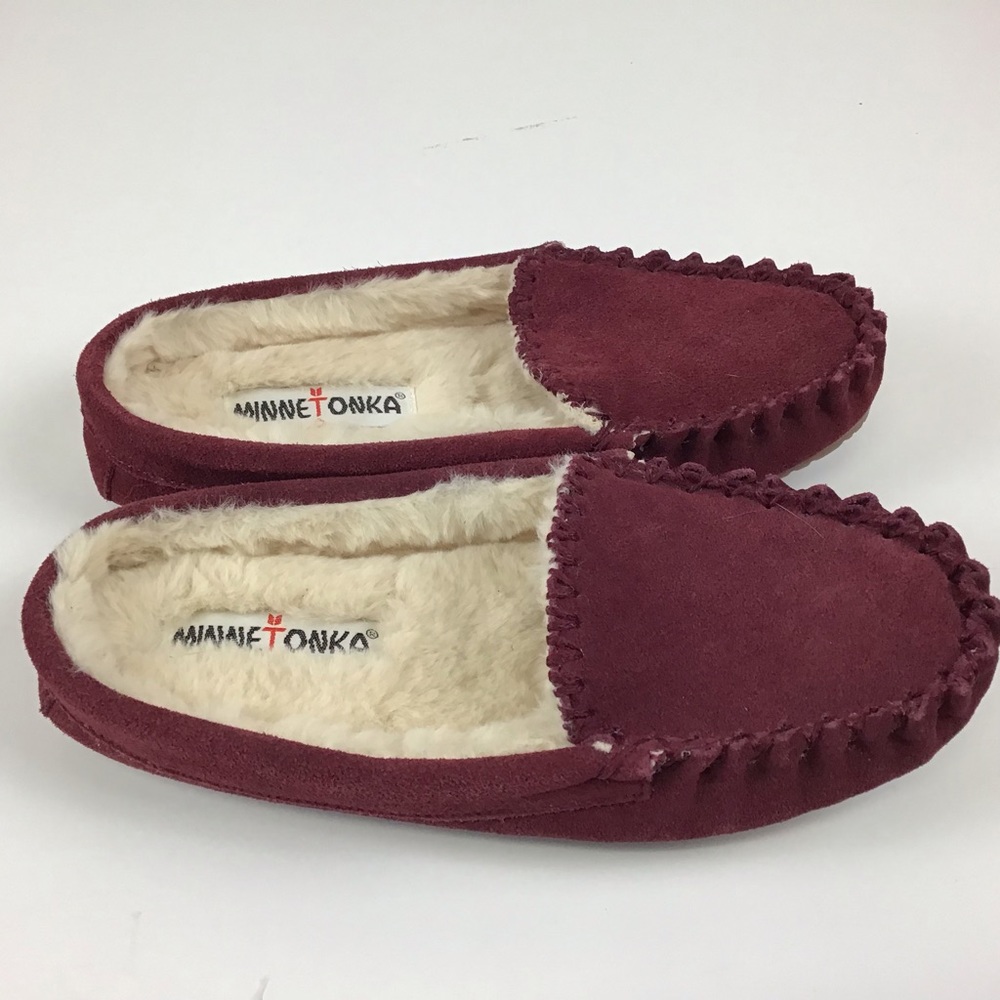 Women’s Minnetonka Red Slide Moccasins Size 7